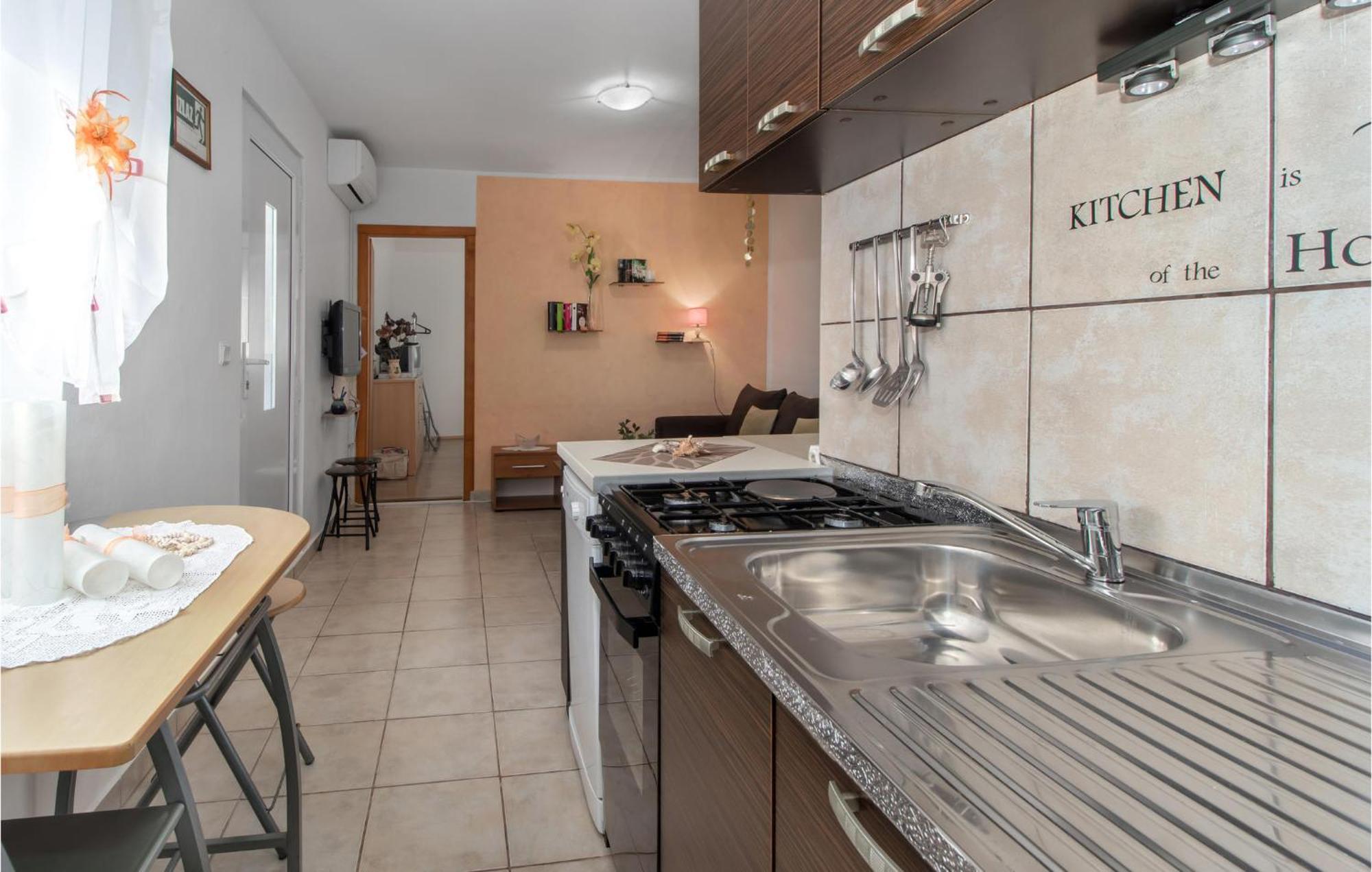 Nice Apartment In Smrika With Kitchen Eksteriør billede